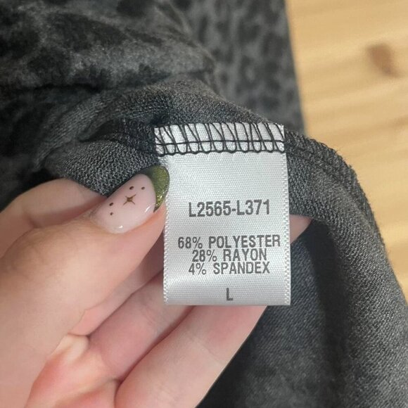 Grey and Black Leopard Print - Picture 4 of 6